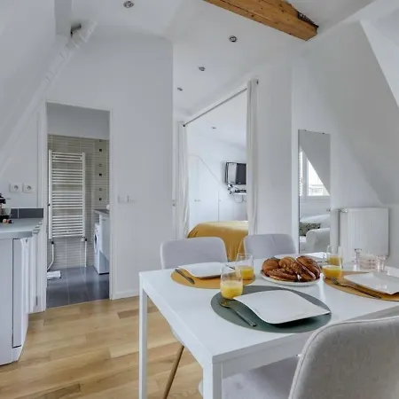 Classy, New & Large Designed - 16 Parigi