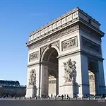 Classy, New & Large Designed Studio - Paris 16