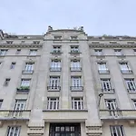 Classy, New & Large Designed Studio - Paris 16